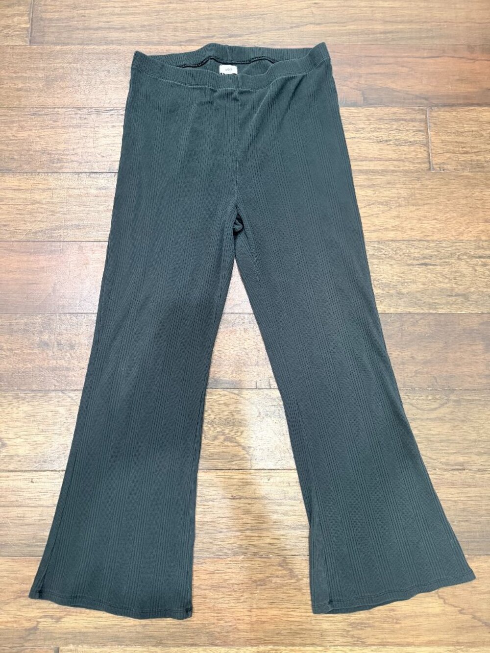 Aerie Large Washed Black Ribbed Flare Lounge Pants Short 24" Inseam